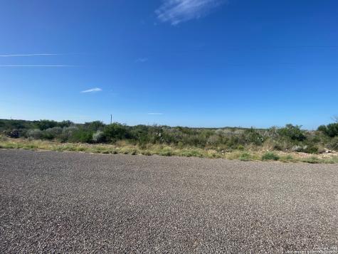 41 Palomino Hills Circle Uvalde TX 78801