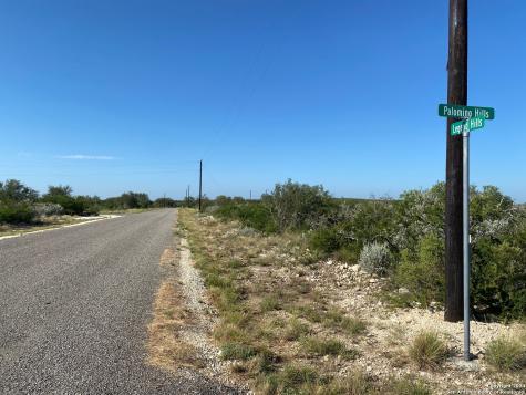 41 Palomino Hills Circle Uvalde TX 78801