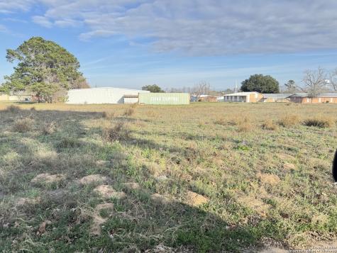 000 School Street Pleasanton TX 78064