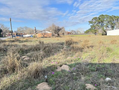 000 School Street Pleasanton TX 78064