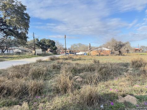 000 School Street Pleasanton TX 78064