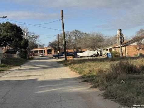 000 School Street Pleasanton TX 78064
