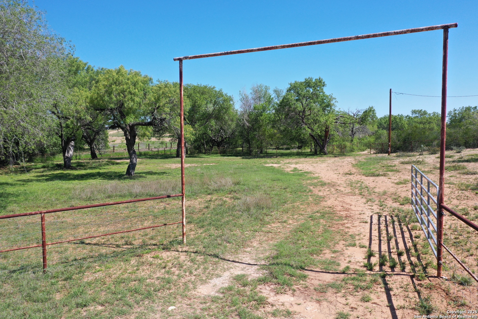 0 S State Highway 173 Devine TX 78016