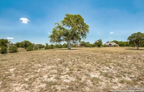 241 Abrego Lake Floresville TX 78114
