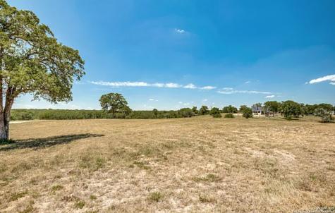 241 Abrego Lake Floresville TX 78114