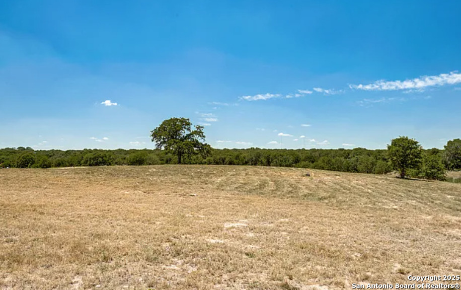 241 Abrego Lake Floresville TX 78114