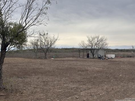 001 County Road 354 Charlotte TX 78011
