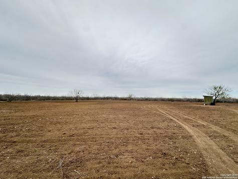 001 County Road 354 Charlotte TX 78011
