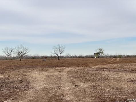 001 County Road 354 Charlotte TX 78011