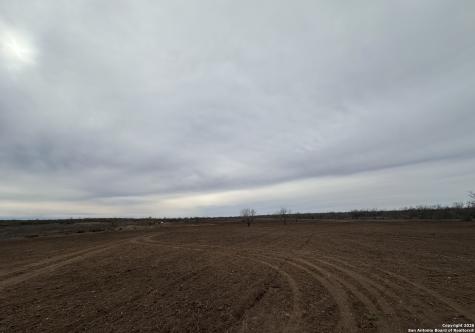 001 County Road 354 Charlotte TX 78011
