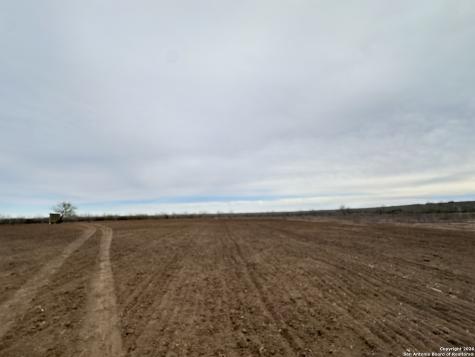 001 County Road 354 Charlotte TX 78011