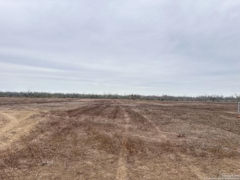 001 County Road 354 Charlotte TX 78011