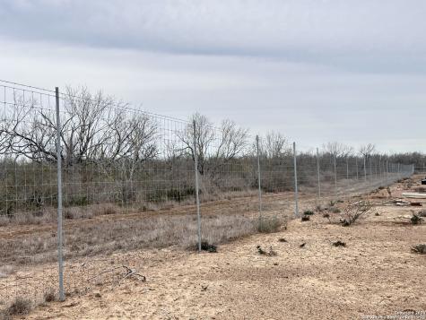 001 County Road 354 Charlotte TX 78011