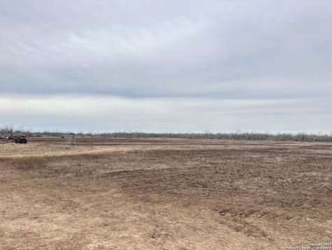 001 County Road 354 Charlotte TX 78011