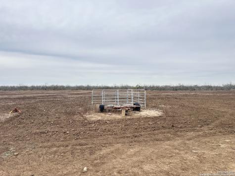 001 County Road 354 Charlotte TX 78011