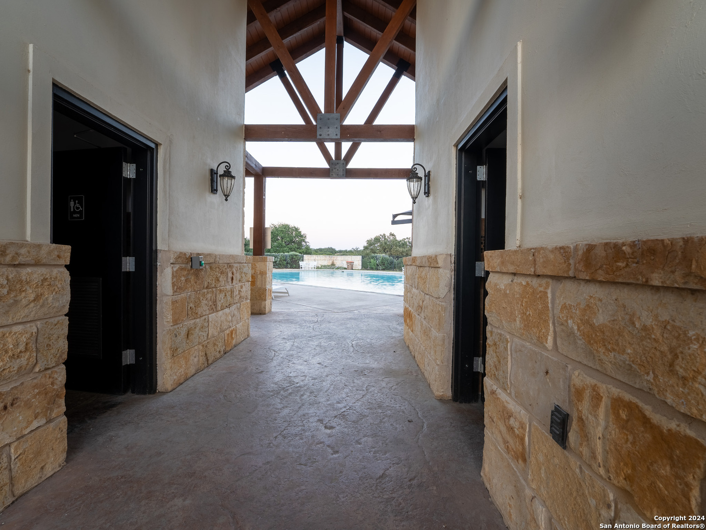 113 S John Bird Blanco TX 78606