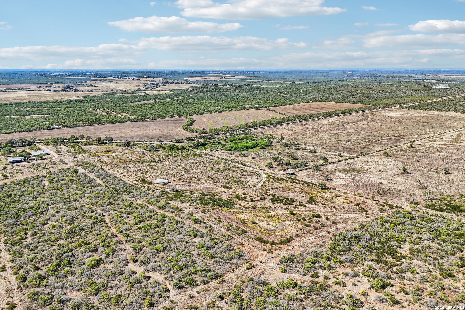 4936 County Road 5710 Devine TX 78016