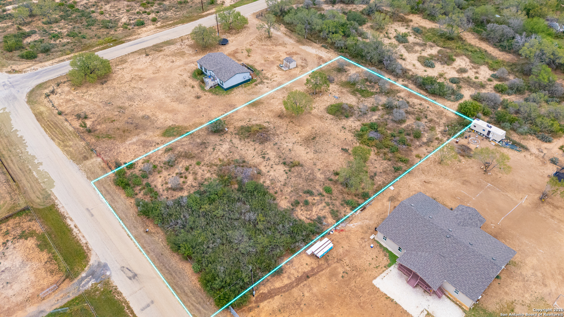 138 County Road 2665 Devine TX 78016