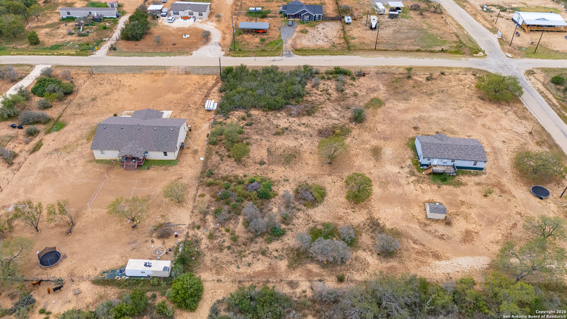138 County Road 2665 Devine TX 78016