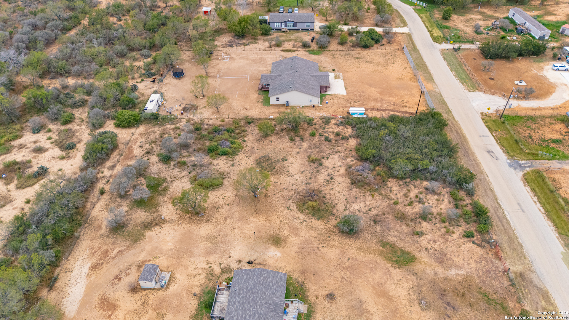 138 County Road 2665 Devine TX 78016