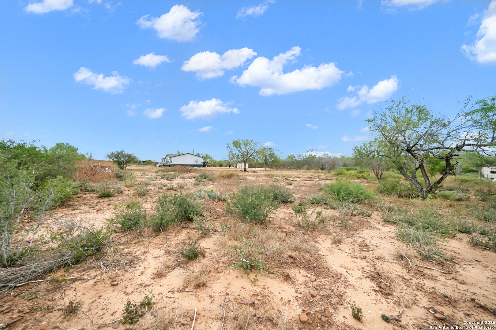 138 County Road 2665 Devine TX 78016