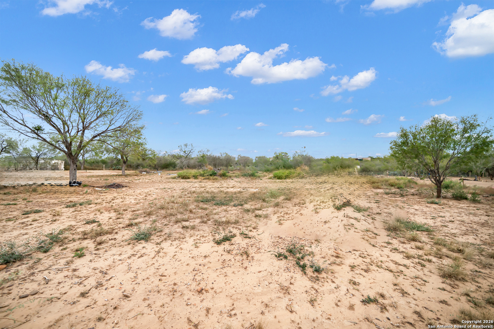 138 County Road 2665 Devine TX 78016