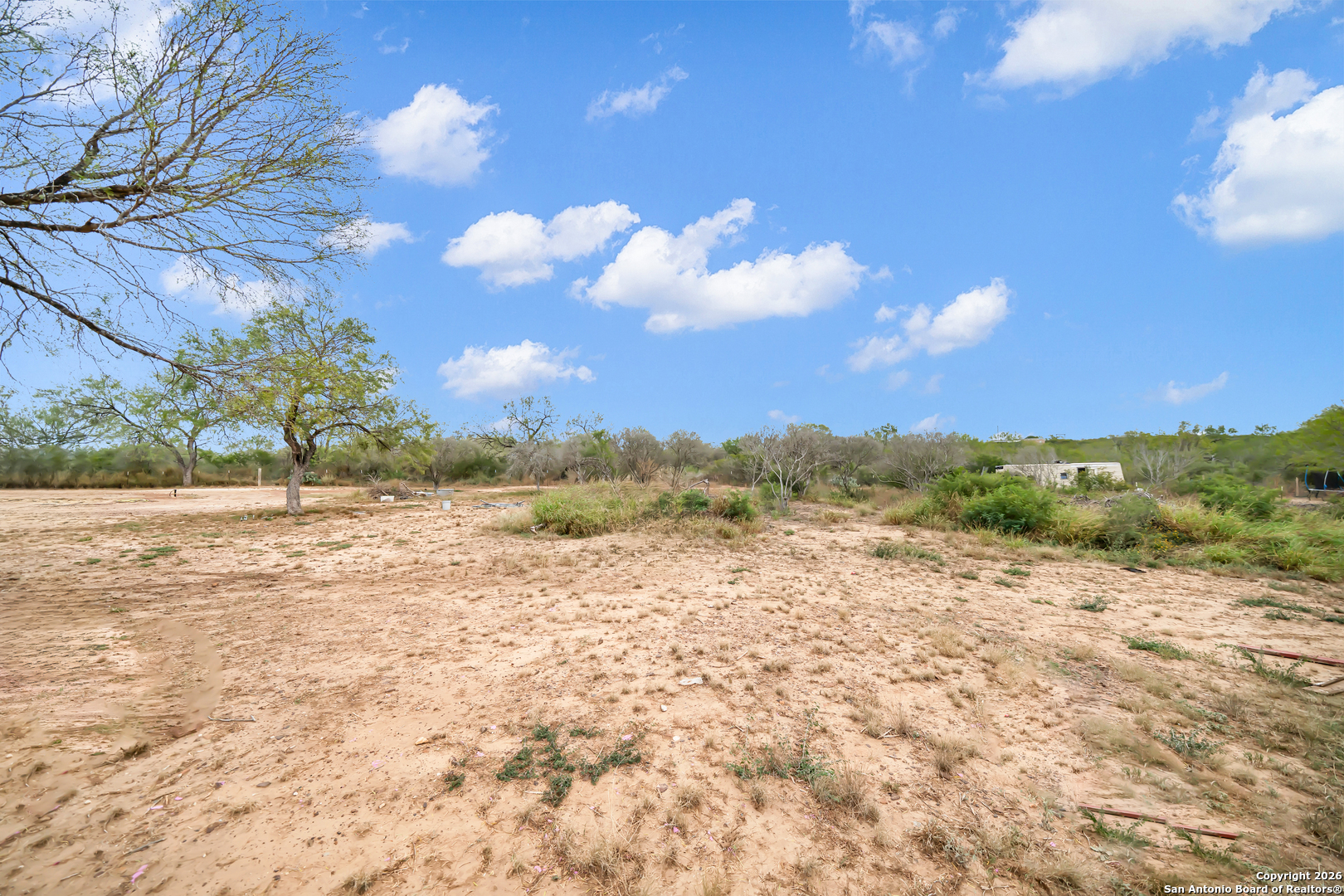 138 County Road 2665 Devine TX 78016