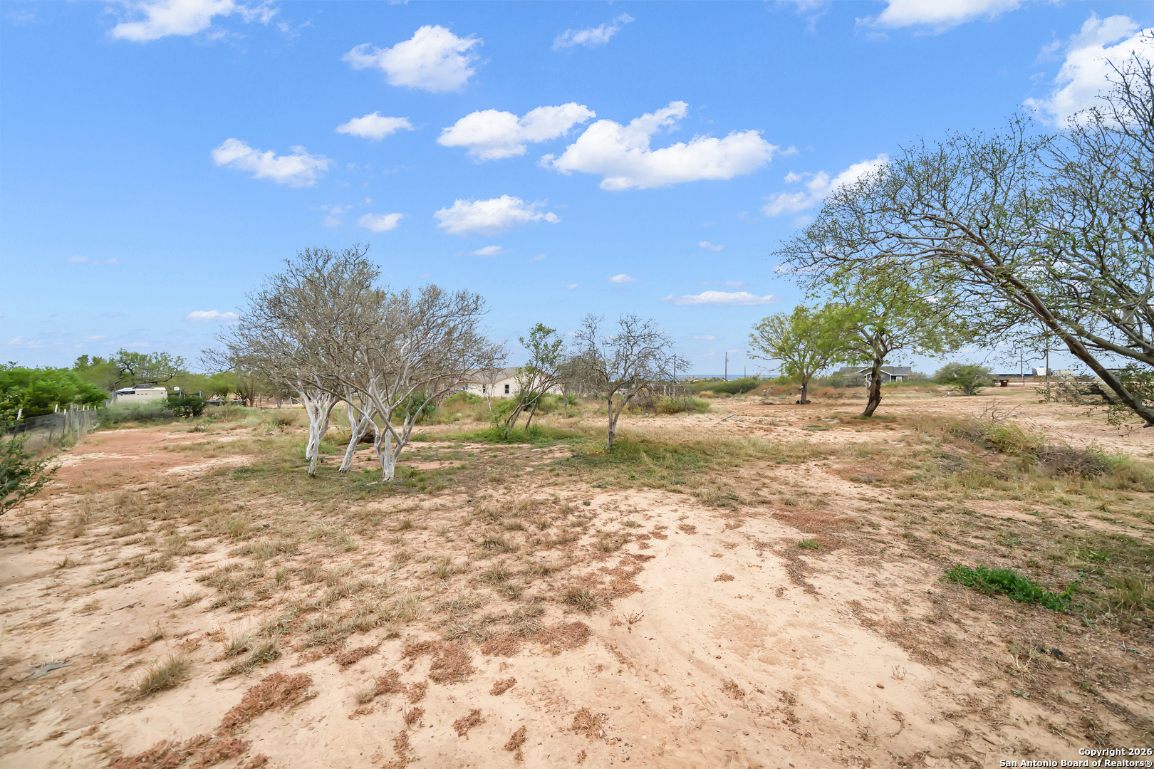 138 County Road 2665 Devine TX 78016