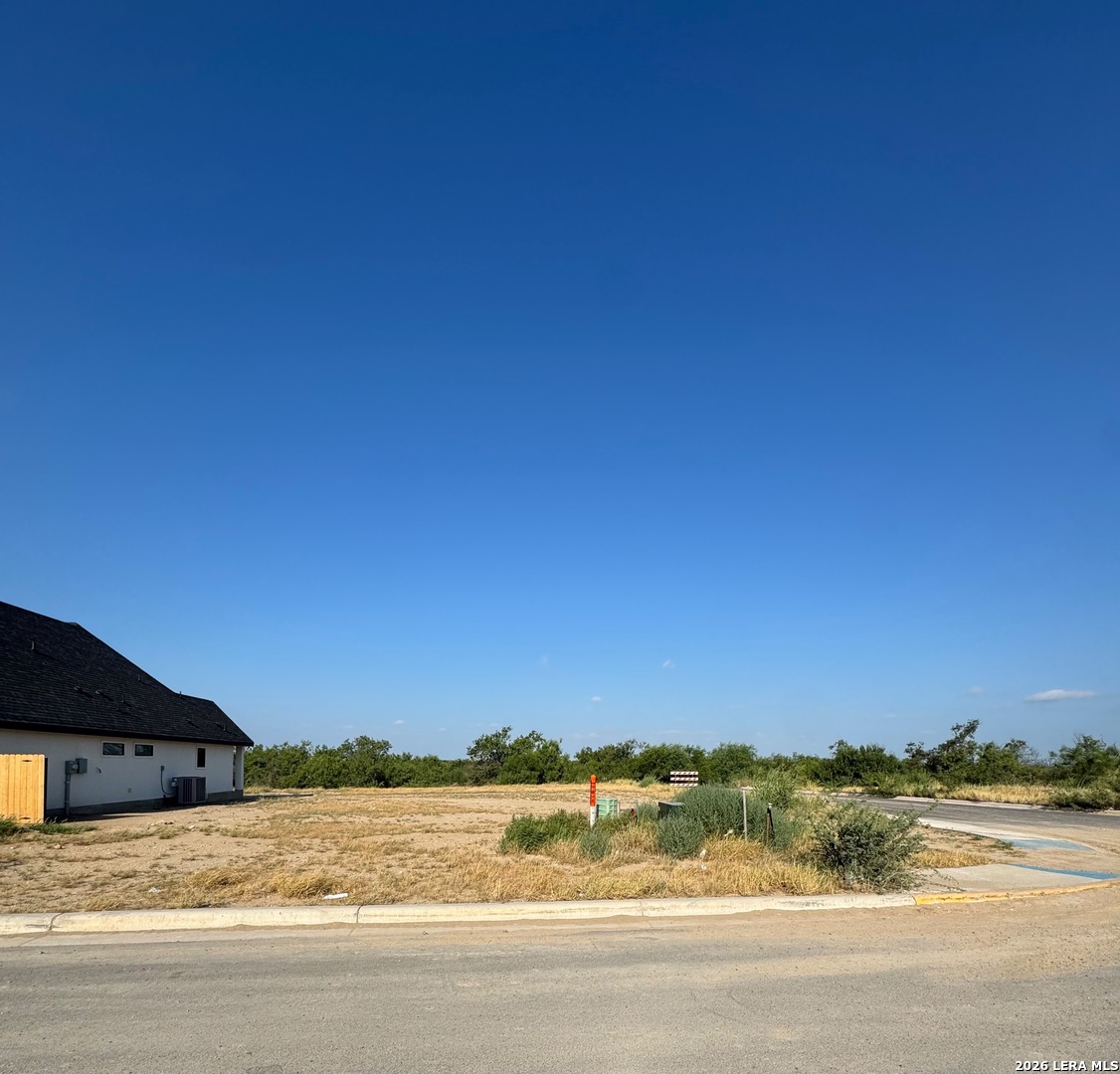 702 Encinal Eagle Pass TX 78852