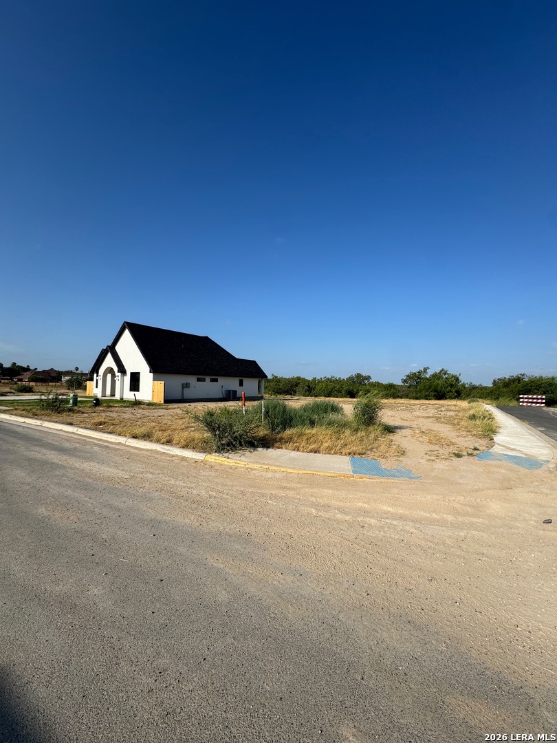 702 Encinal Eagle Pass TX 78852