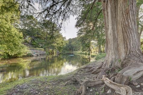 246 River Road Hunt TX 78024