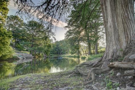 246 River Road Hunt TX 78024
