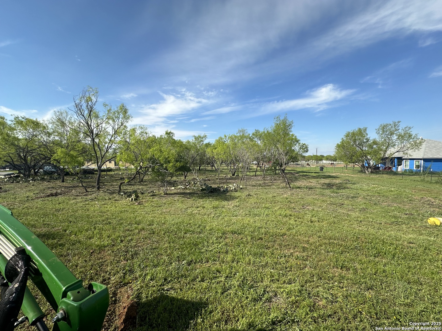 148 County Road 2667 Devine TX 78016