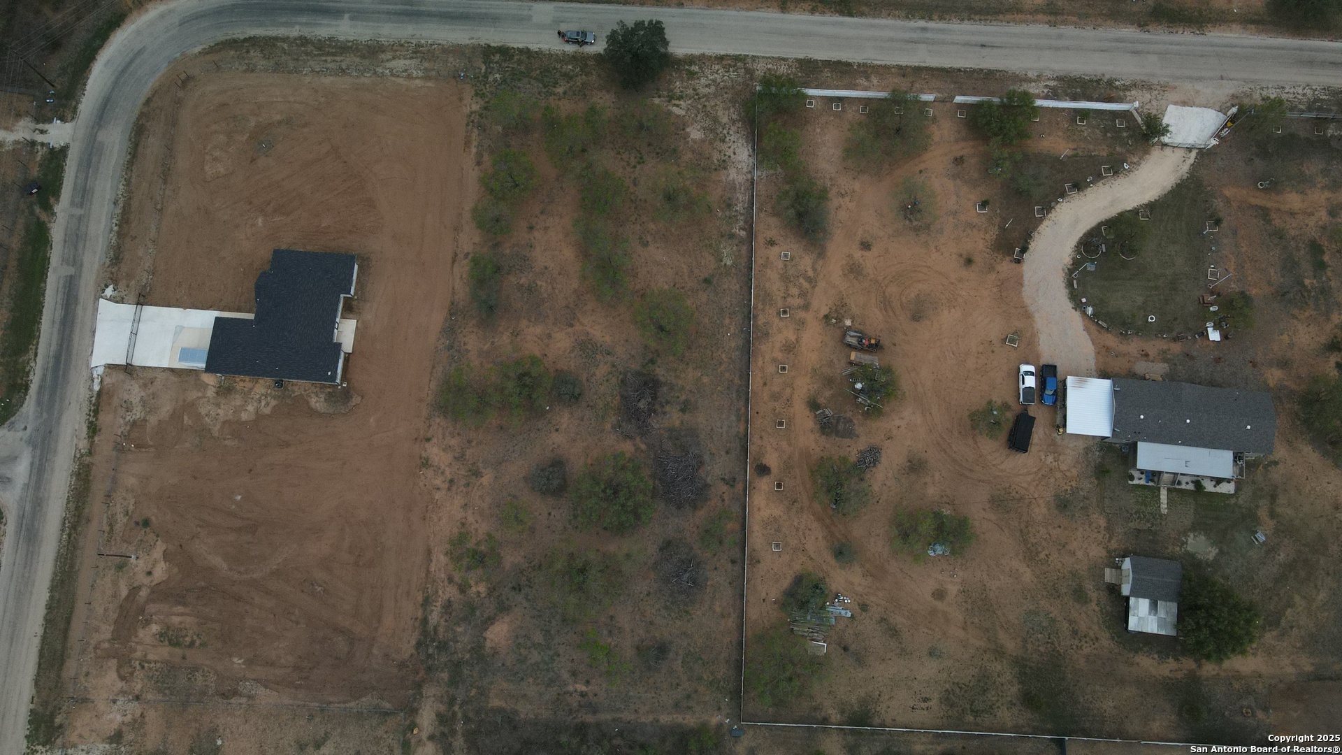 148 County Road 2667 Devine TX 78016