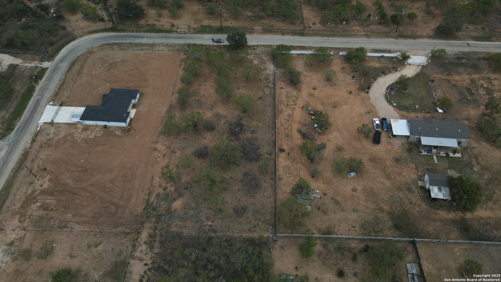 148 County Road 2667 Devine TX 78016