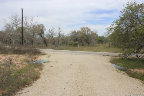 818 Encino Way Natalia TX 78059