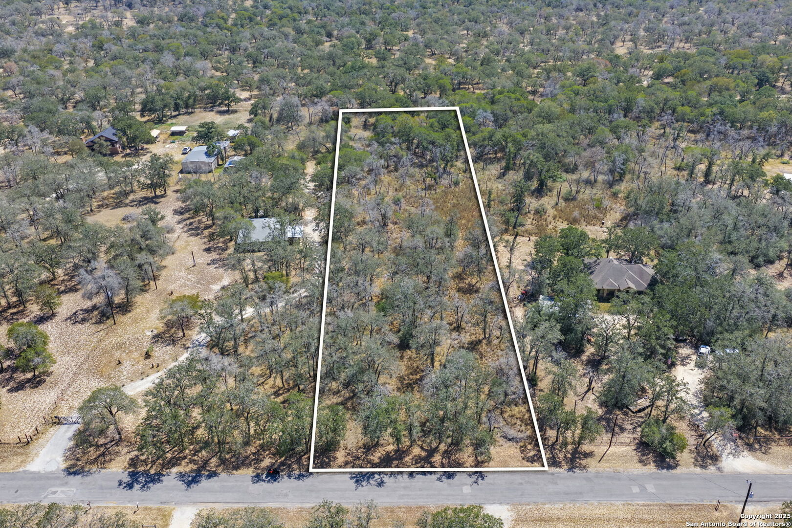 1963 Deer Trail Floresville TX 78114