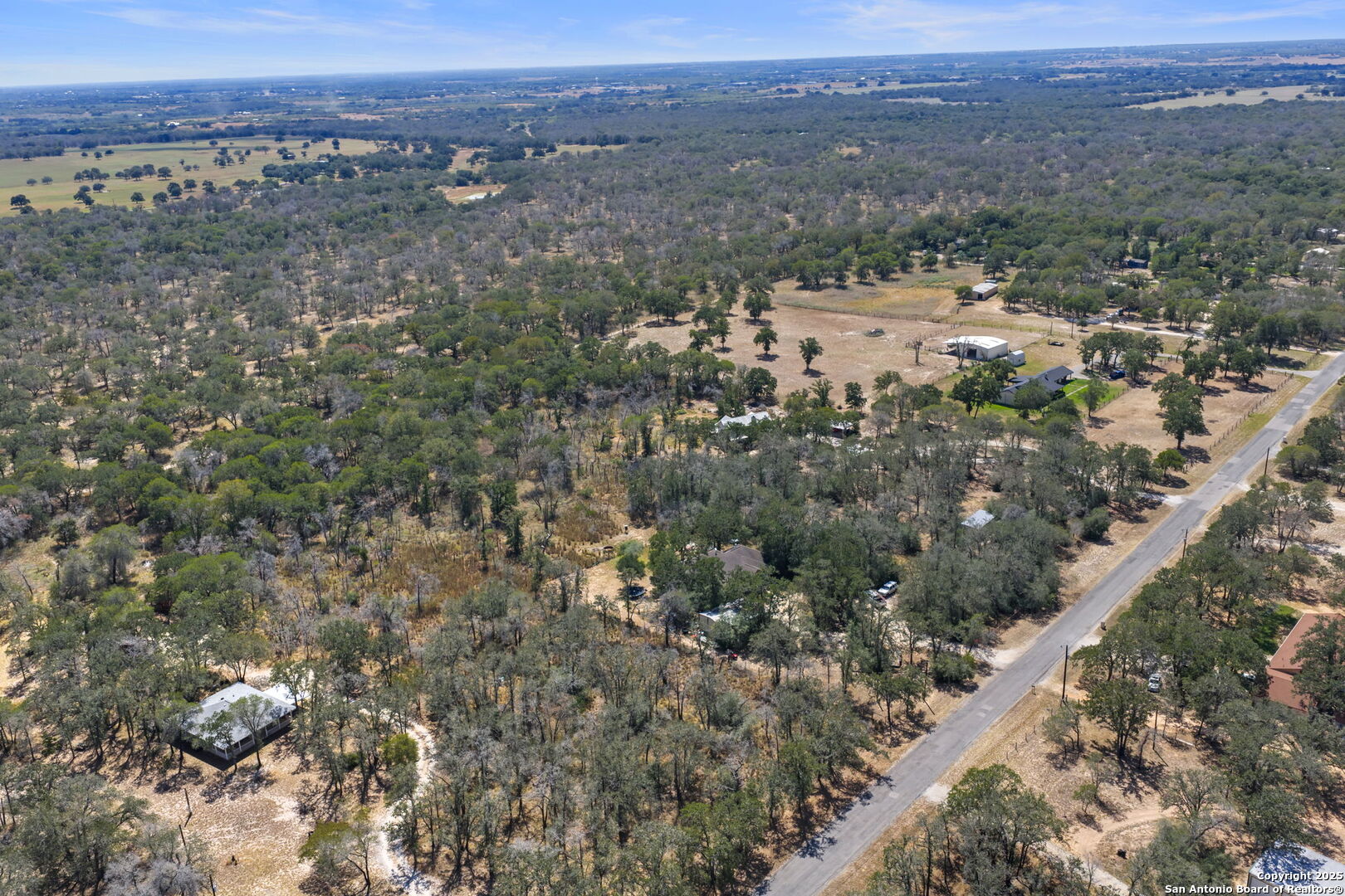 1963 Deer Trail Floresville TX 78114