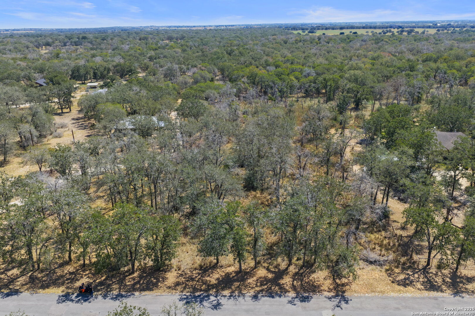 1963 Deer Trail Floresville TX 78114