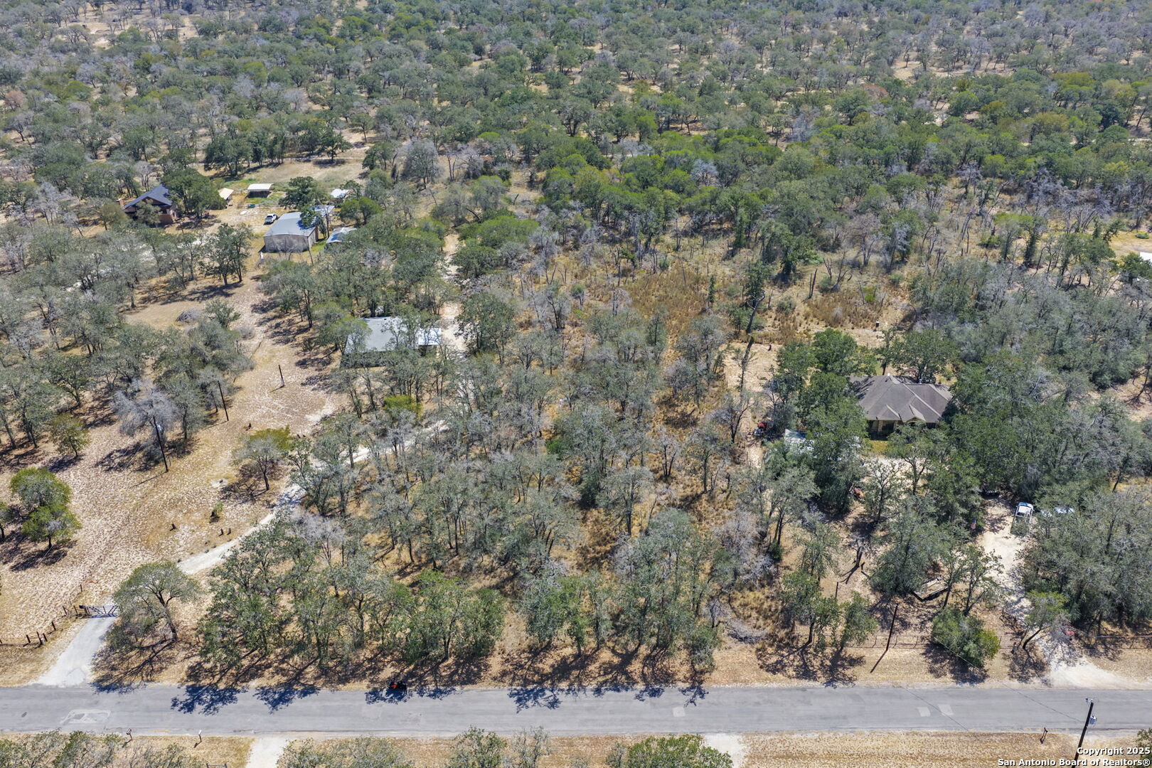 1963 Deer Trail Floresville TX 78114