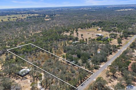 1963 Deer Trail Floresville TX 78114