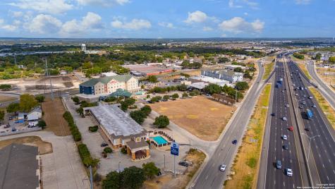 1501 N Business Ih 35 New Braunfels TX 78130