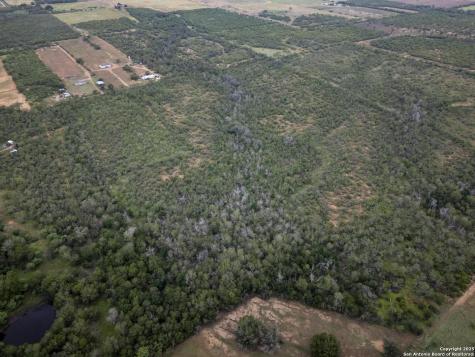 558 Ramos Lane Floresville TX 78114