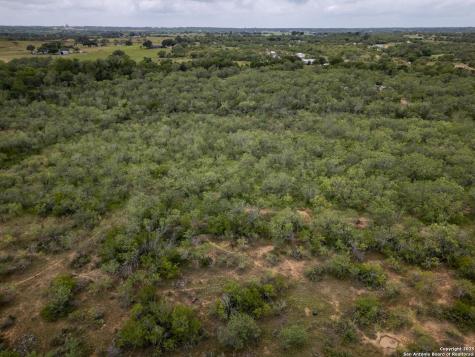 558 Ramos Lane Floresville TX 78114