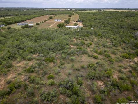 558 Ramos Lane Floresville TX 78114