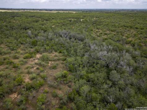 558 Ramos Lane Floresville TX 78114
