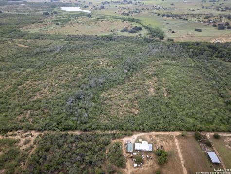 558 Ramos Lane Floresville TX 78114