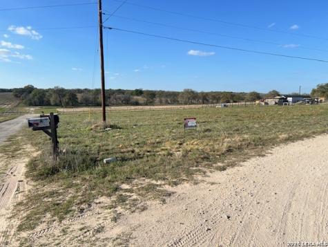 701 Sunrise Lane La Vernia TX 78121