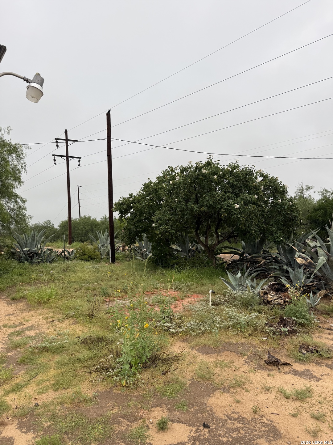 512 Community Road Carrizo Springs TX 78834