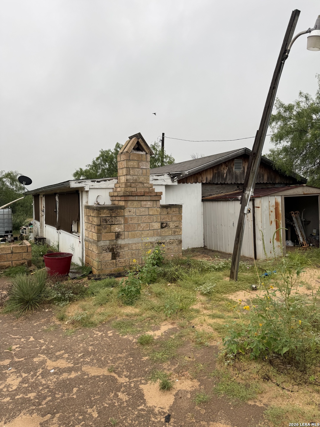 512 Community Road Carrizo Springs TX 78834